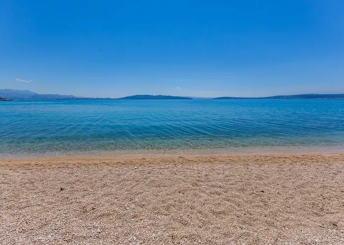 Milena * Τρογκίρ